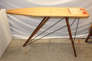 lot 199 image: Vintage Maid of Honor Rij-O-Matic Ironing Table