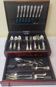 lot 20 image: Reed & Barton 8 Piece Silver Plate Place Setting
