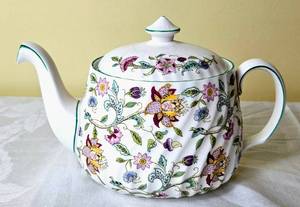 lot 26 image: Collection of 5 English Teapots - Haddon Hall Minton, Arthur Wood & Son #6426, Tuscan China Norfolk Pottery Parrot Floral Pattern, Royal Patrician Purple Pansy and  Shelley Wild Anemone 13977
