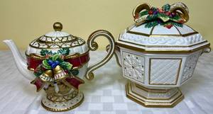 lot 15 image: Vintage Fitz and Floyd Christmas Deer Teapot and Snowy Woods Octagon Pedestal Bowl with Lid