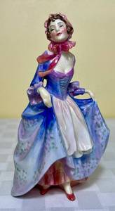 lot 5 image: Early Royal Doulton Suzette HN1577 Figurine