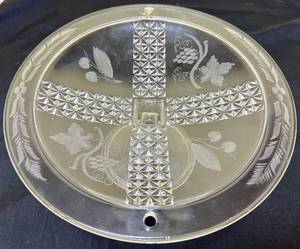 lot 39 image: Antique Ripley & Co. Daisy Button #10 Cake BasketPedestal (no handle) 9.5 Round