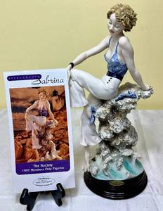 lot 60 image: Sabrina #110-C Giuseppe Armani Art The Society 1997 Members Only Figurine