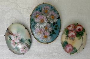 lot 144 image: Antique Porcelain Hand Painted Oval Brooches - 3 sizes -2.75 , 2 and 1.5