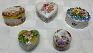 lot 132 image: Vintage Porcelain Trinket Boxes, Forget Me Nots & Roses,  R.P.M. Heart Shaped Lidded Trinket Box, Oval Fishing Scene from Portugal, Lativia Trinket box and Signed Heart  Shape Box