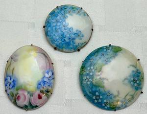 lot 143 image: Antique Victorian Porcelain Brooches in Blue Floral - set of 3 - 2 and 1.5