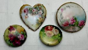 lot 147 image: Set of 4 Victorian Hand Painted Floral Brooches - Heart Shaped 2 and Round 2 & 1.5