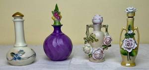 lot 192 image: 4 Vintage Perfume Bottles with stoppers-Made in Germany