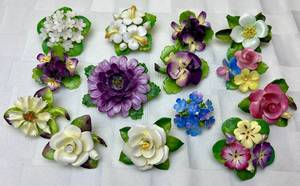 lot 188 image: Vintage Cara China Staffordshire Floral Brooches, Bone China, Made in England - 14 Pieces