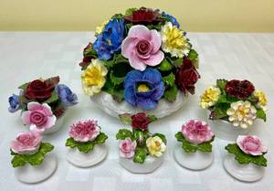 lot 178 image: Aynsley Hand Painted Fine Bone China Floral Bouquets and 2 Pair of Salt & Pepper shakers