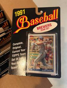 lot 113B image: 24 Ct Box of 1991 Topps Milwaukee Brewers Team Sets