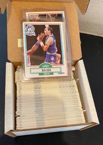 lot 77B image: 1990-91 Fleer Basketball Card Set