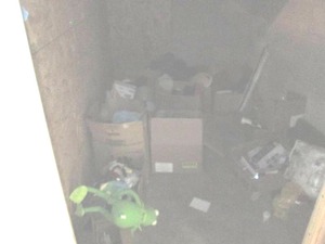 lot 04 image: Abandoned stored goods in unit B4 6x10.  Buyer MUST remove All Contents and leave behind any personal items found.