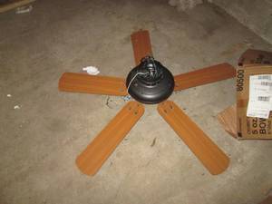 lot 05 image: Abandoned stored goods in unit C10 11 x 14.  Buyer MUST remove All Contents and leave behind any personal items found.