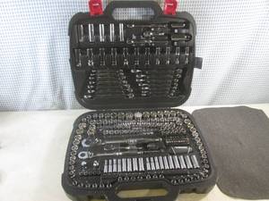 lot 14 image: (EC1) Husky 230-Piece Mechanics Tool Set 14, 38 and 12 Drive - New  Nothing Missing - One Side Latch On Case Is Broke
