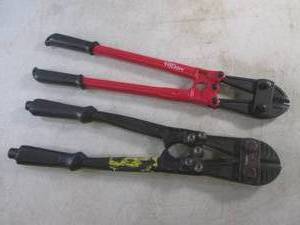 lot 28 image: (H-1) 2 - 18 Bolt Cutters...