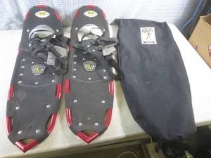 lot 46 image: (F-3) Atlas Snow Shoes with Carry Storage Bag - 30 Long