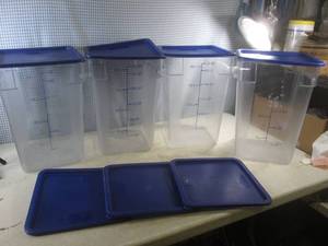 lot 87 image: (CSB) 4 Large 22 Qt Containers with Lids Plus 3 Extra Lids
