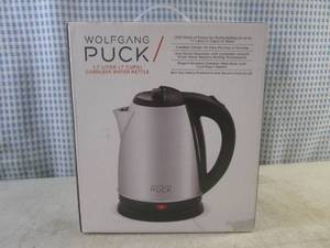 lot 123 image: (CS) Wolfgang Puck 7-Cup Cordless Water Kettle