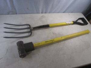 lot 155 image: (BSB) 8 Pound Sledge Hammer and Fork - Both Have Fiberglass Handles