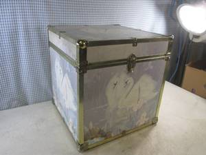 lot 188 image: (EC1) Small Trunk  Storage Box with Swans Design 16 x 16 x 16