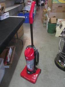 lot 212 image: (F-3) Dirt Devil Upright Vacuum Cleaner