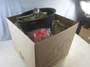 lot 215 image: (BR1) Big Box Full of Misc Kitchen Items Accessories Tools