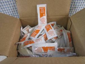 lot 229 image: (BR3) 200 Pouches of Taco Sauce Best by June 2024
