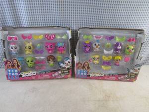 lot 252 image: (CSB) Pack 1 and 2 Tic Tac Toy XOXO Collector Packs