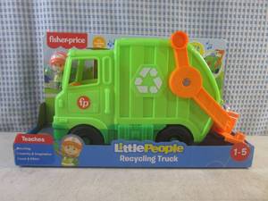 lot 259 image: (BS) Fisher-Price Little People Recycling Truck