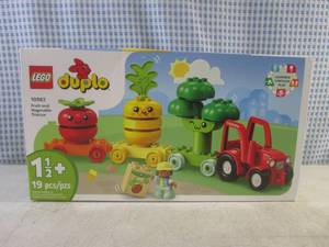 lot 265 image: (BS) Lego Duplo 19pc Fruit and Vegetable Tractor
