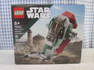 lot 272 image: (EC1) Lego Star Wars Boba Fetts Starship Microfighter 85pcs