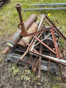 Wall Brackets, Jack  Grinder  Accledon Tansks