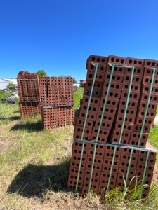 4,500  Red Brick   7 58 x 3 916