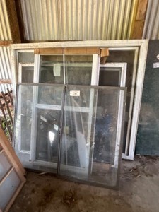 Lot of - 5 Windows