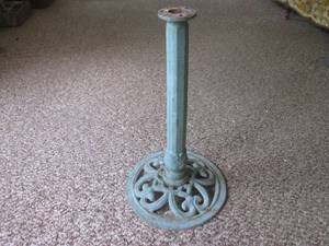 (DLR) Vintage Cast Metal StandBas...