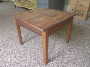 (DLR) Wood Swivel Top End Table 22...