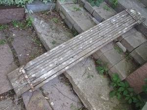 (GRN) Vintage Wood Expandable Scaff...