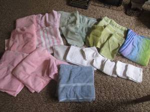 (DLR) Assortment of Bath Towels, H...