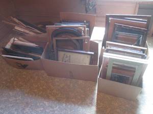 (UR3) Boxes of Assorted Vintage Sma...