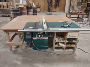 lot 17 image: Powermatic Model 66 10 Tilting Arb...