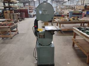 lot 35 image: Delta Model 28203 14 Vertical Band...