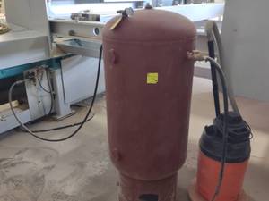 lot 14 image: Air Expansion Tank, 23x36...