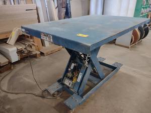 lot 15 image: APT Electric Hydraulic Scissor Lift...