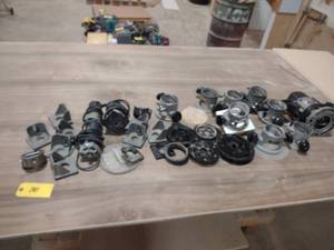 lot 70 image: Assorted Routers & Parts, Need Repa...