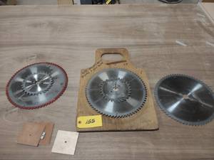 lot 155 image: (3) 14 Saw Blades With (2) 7 Scor...