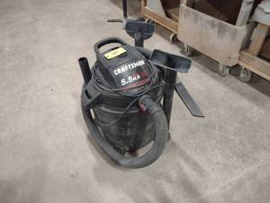 lot 160 image: Craftsman 5.5 hp WetDry Vac...