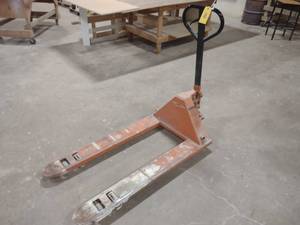 lot 168 image: Pallet Jack...