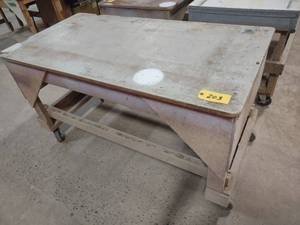 lot 203 image: Shop Cart, 61x32...