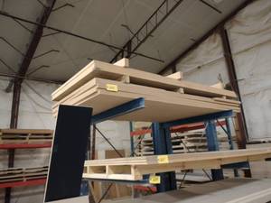 lot 258 image: (4) 4x8x1 18 Maple Faced PB & Asso...